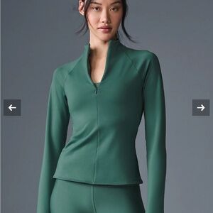 Alo Yoga Airlift Winter Warm 1/4 Zip Long Sleeve - Color Winter Ivy